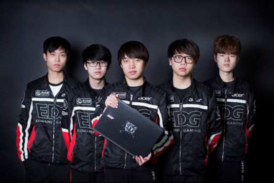 功在于两人 功在于两人